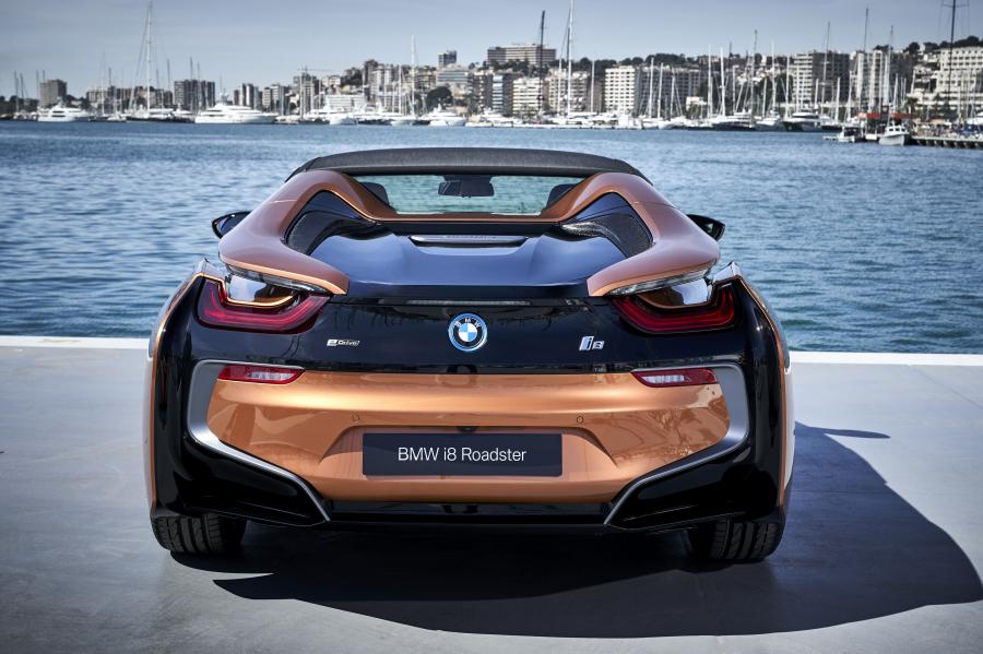  BMW i8 Roadster (I15) 2018 года  (WW) (фото 173 из 198)